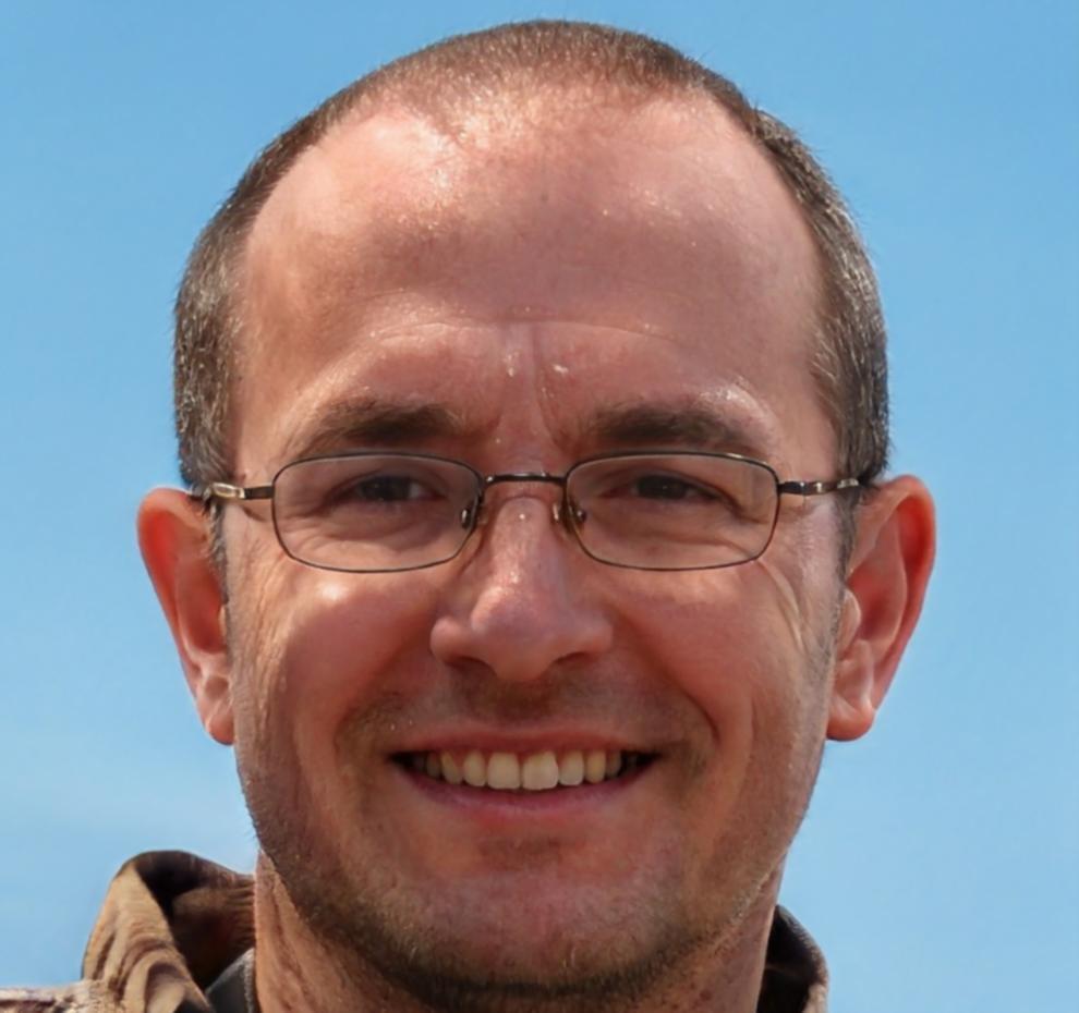 Instructor Bastien Lévesque reviewing code implementation
